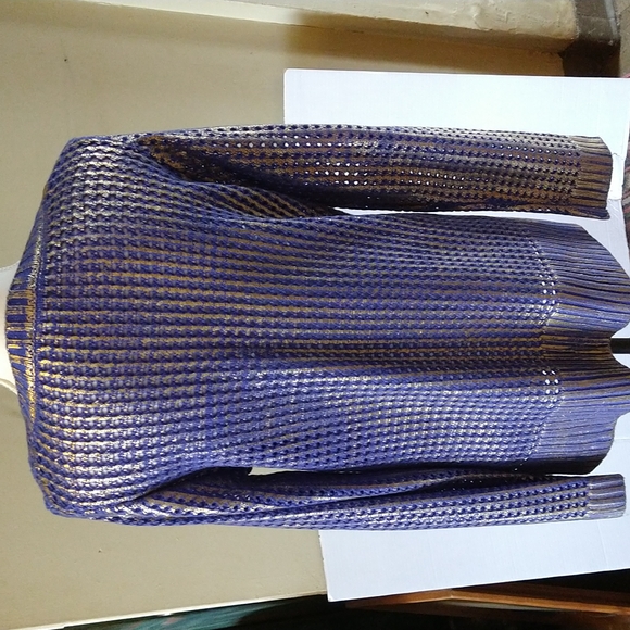 VGUC. Collective concepts size large sweater. - Picture 3 of 4